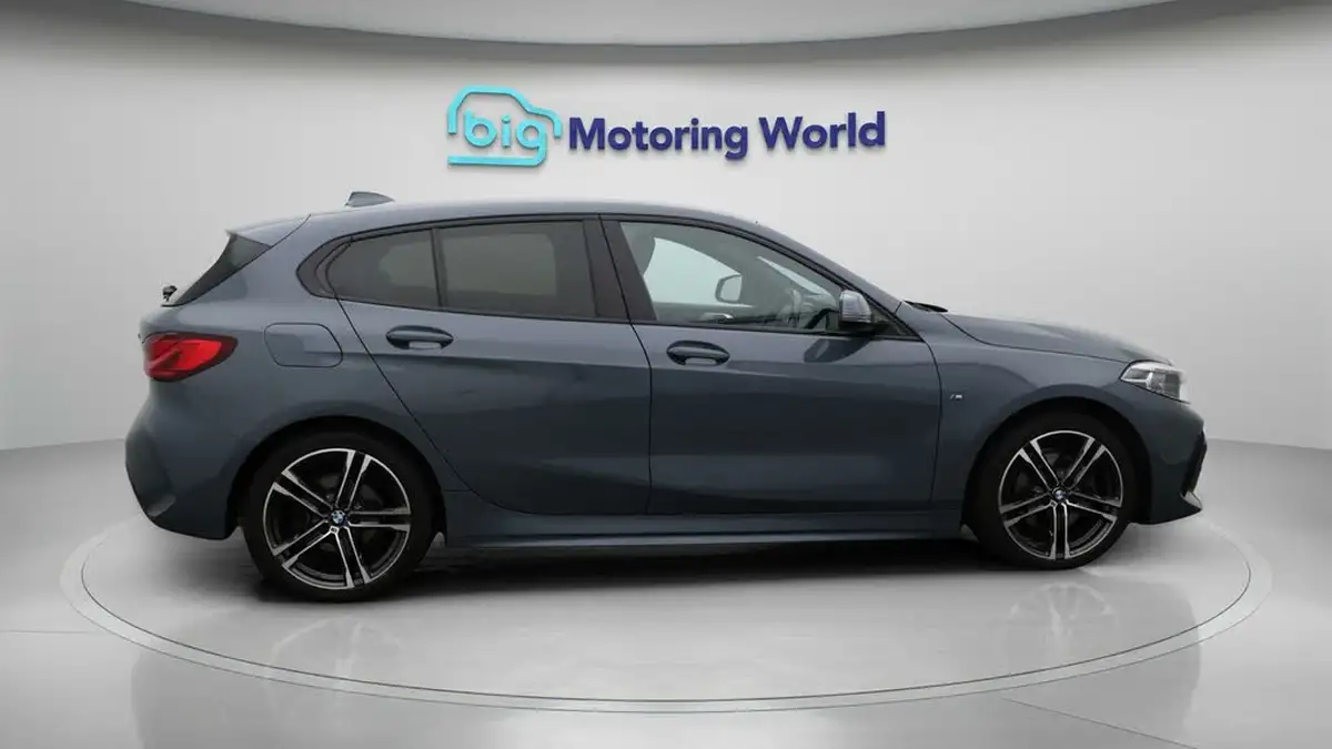 2021-bmw-1-series-15-118i-m-sport-lcp-dct-big-8
