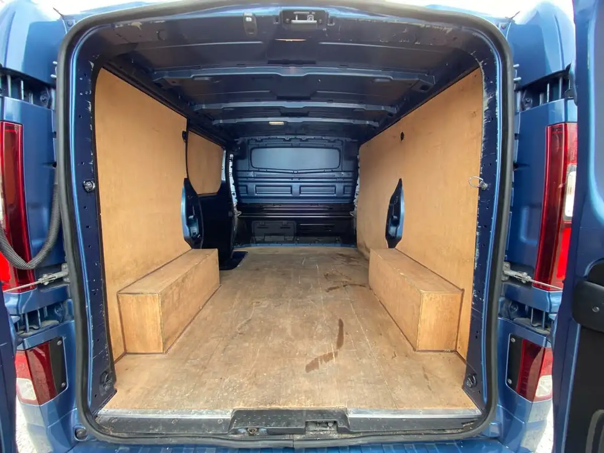 2021-renault-trafic-20dci-sl28-energy-120-sport-non-nav-big-9