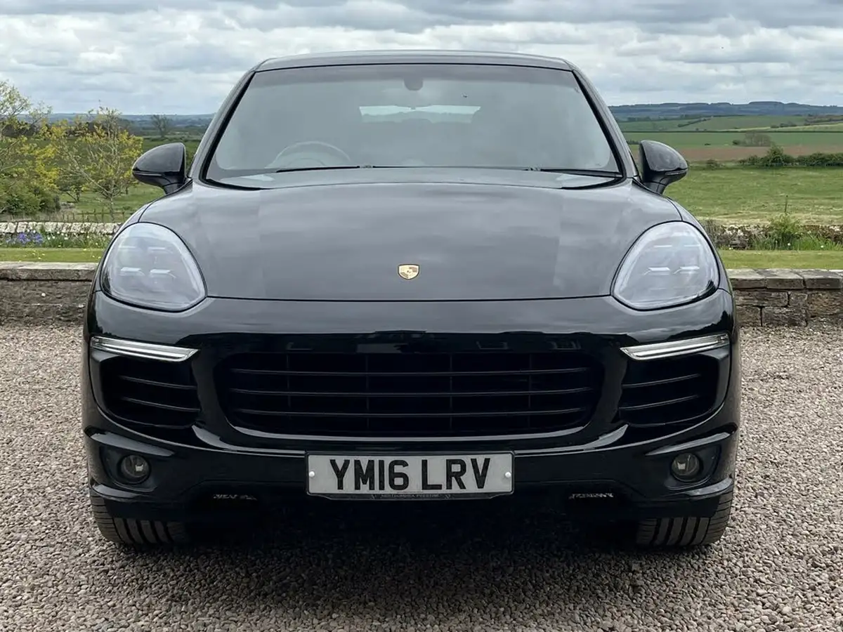 2016-porsche-cayenne-30td-big-10