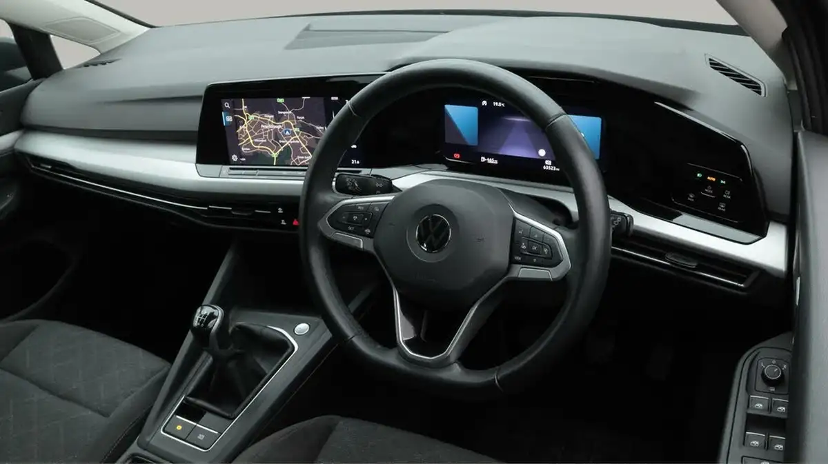2022-volkswagen-golf-15-tsi-life-150ps-hatchback-big-9