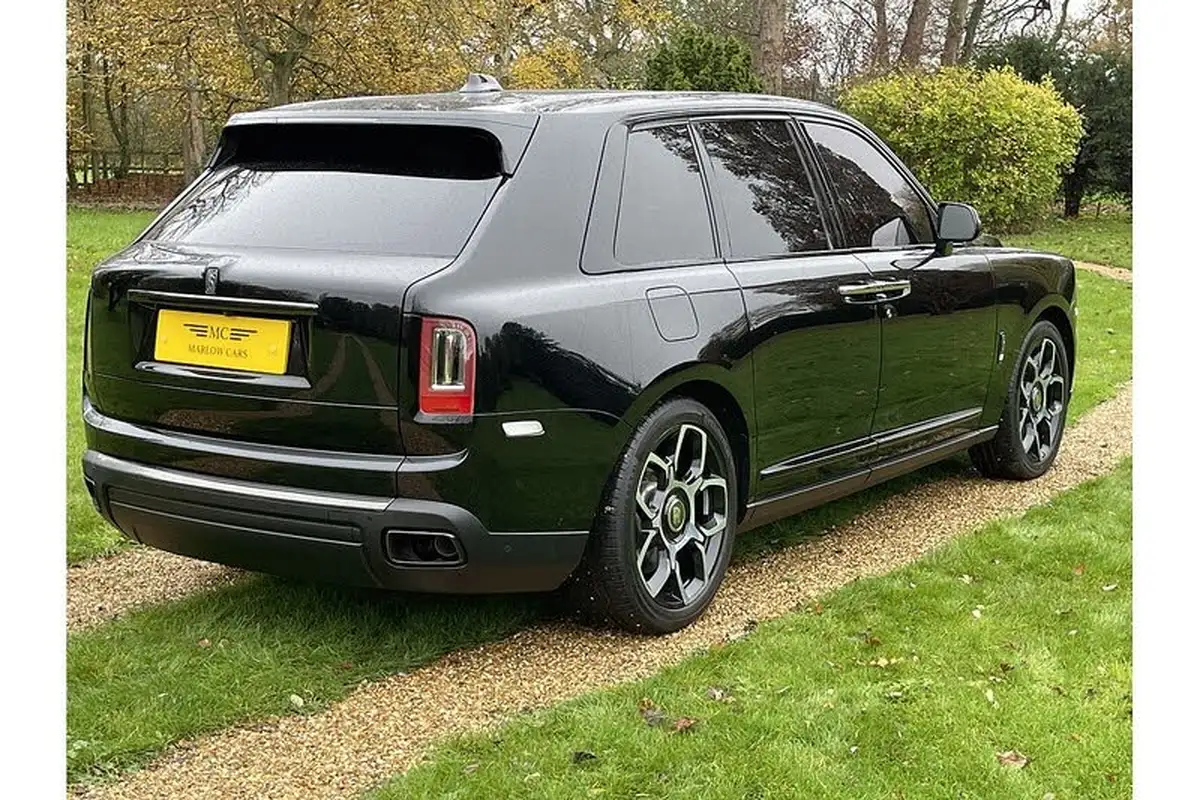 2023-rolls-royce-cullinan-675-black-badge-big-5