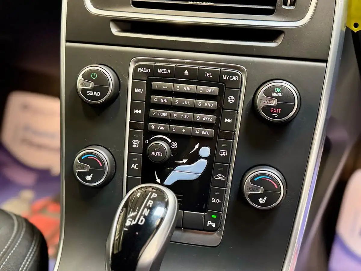 2016-volvo-v60-20-t4-business-edition-geartronic-big-22