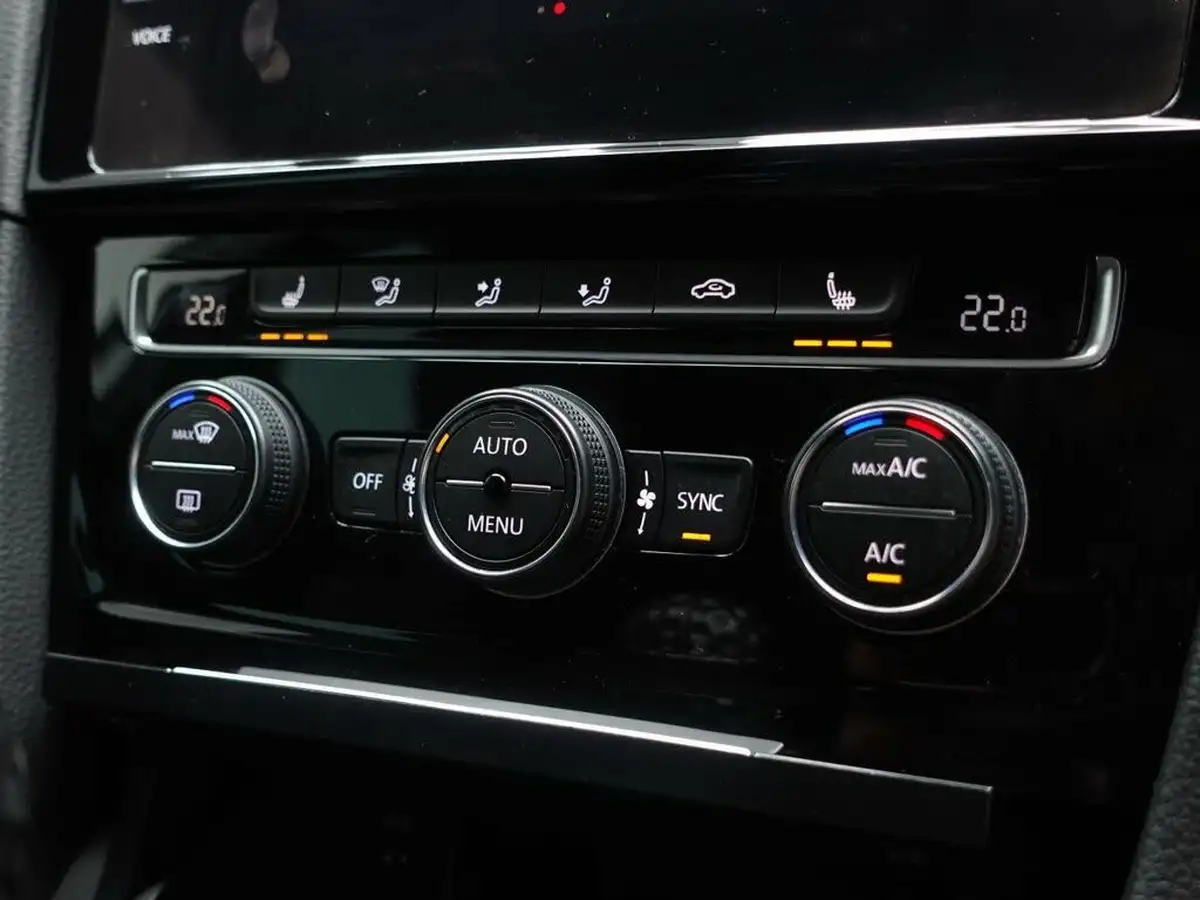 2019-volkswagen-golf-20-tsi-gti-performance-5d-big-29