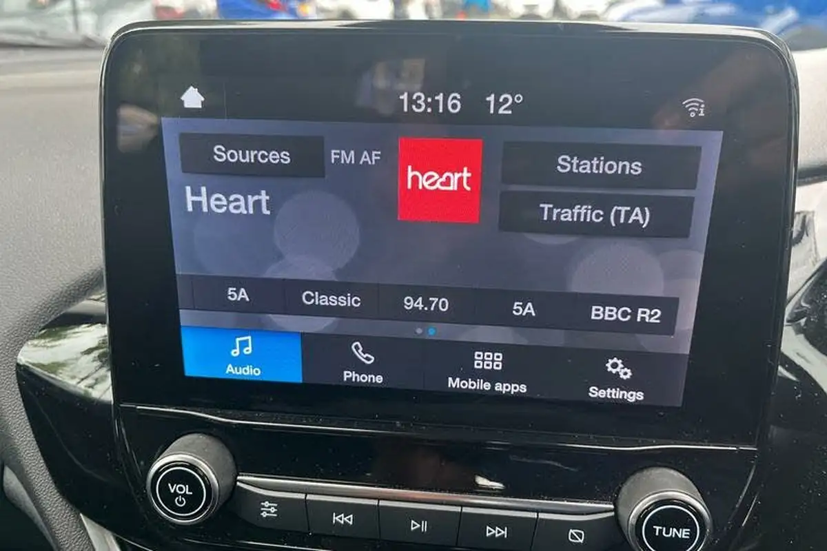 2022-ford-fiesta-10t-trend-100ps-5d-big-24