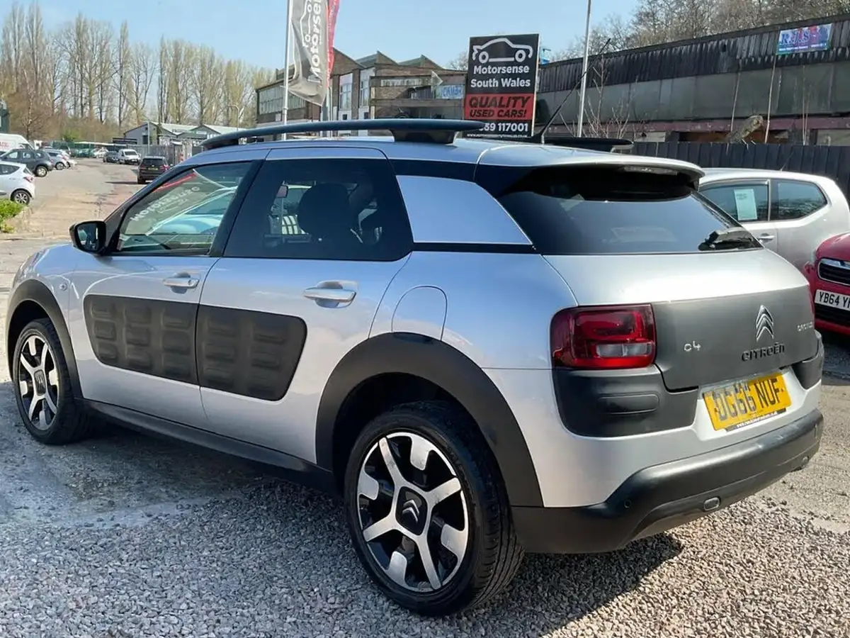 2016-citroen-c4-cactus-16bluehdi-flair-edition-big-6