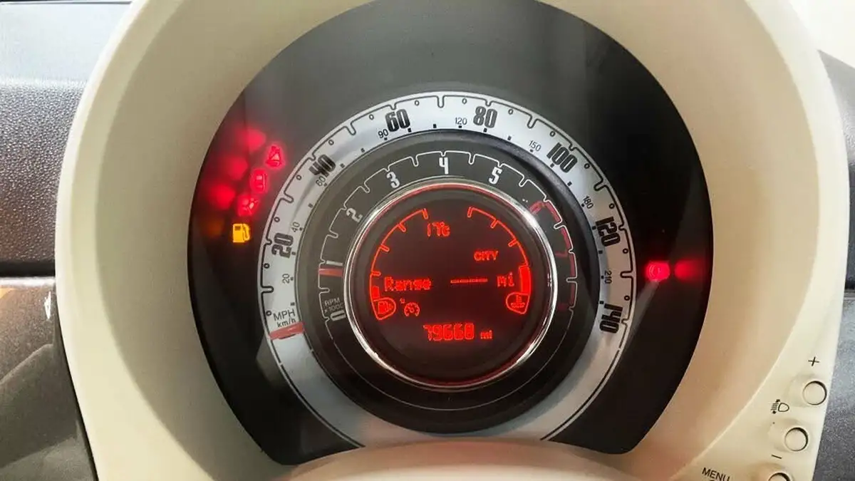 2017-fiat-500-12-lounge-big-5