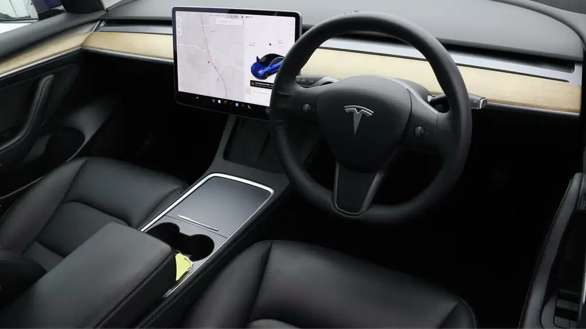 2021-tesla-model-3-e-long-range-awd-big-8