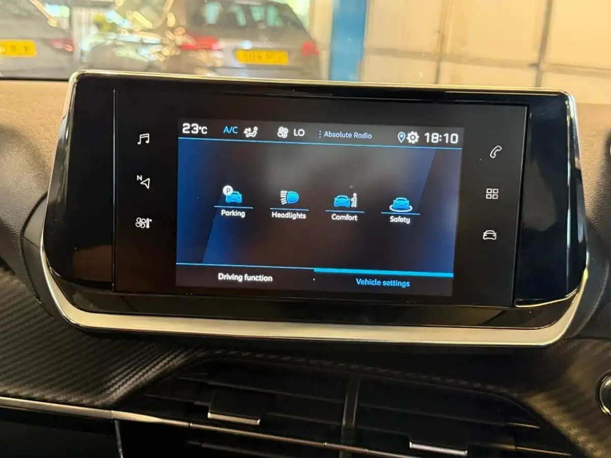 2022-peugeot-2008-suv-12-puretech-allure-premium-100bhp-big-26