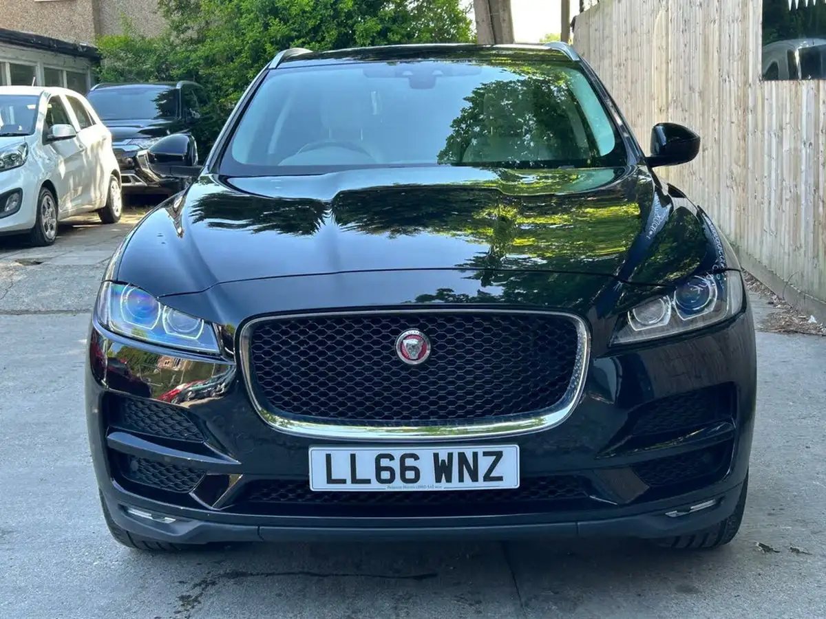 2016-jaguar-f-pace-20-i4d-portfolio-awd-auto-big-13
