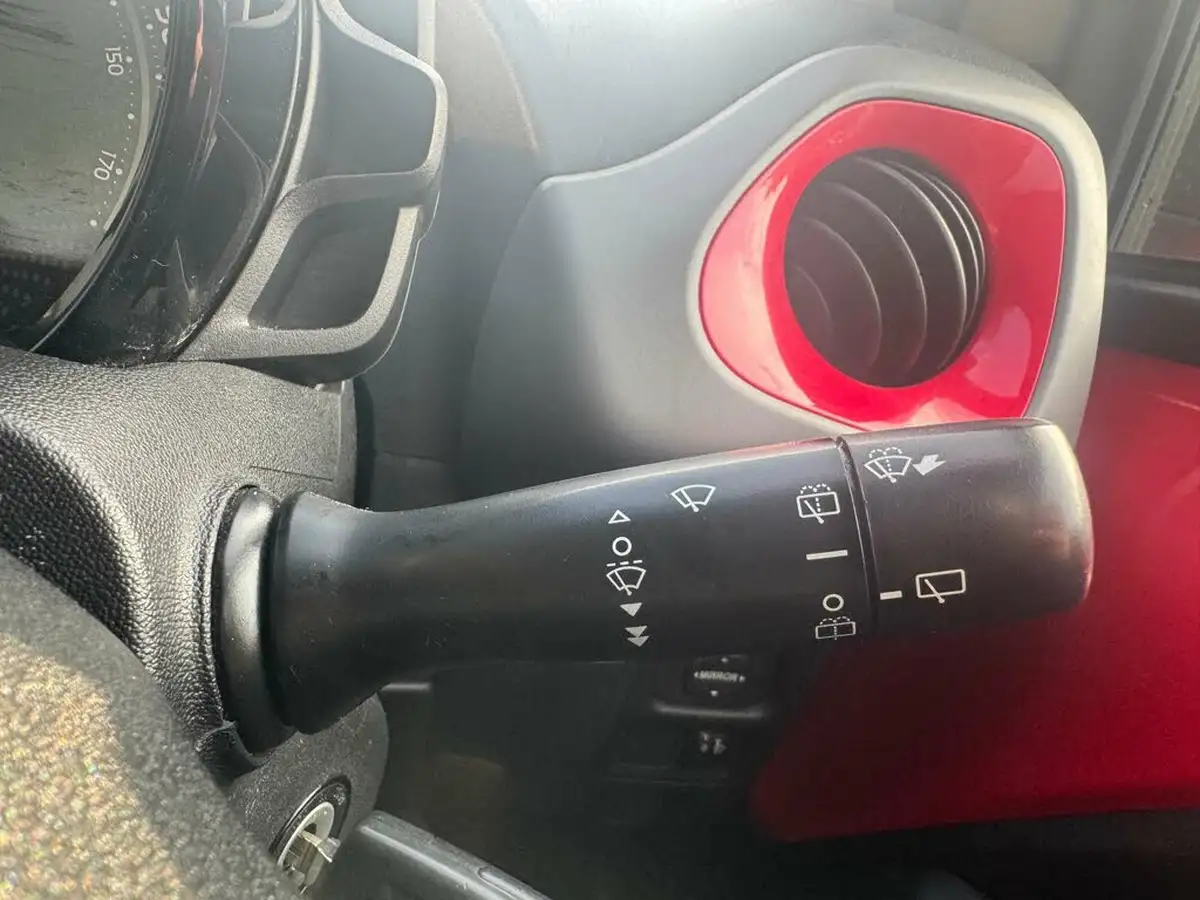 2020-toyota-aygo-10-vvt-i-x-play-big-30