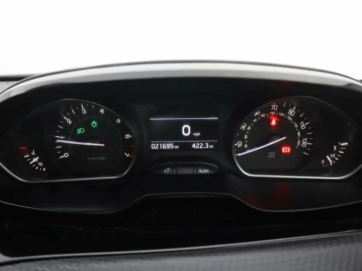 2019-peugeot-208-12-puretech-tech-edition-82bhp-big-16