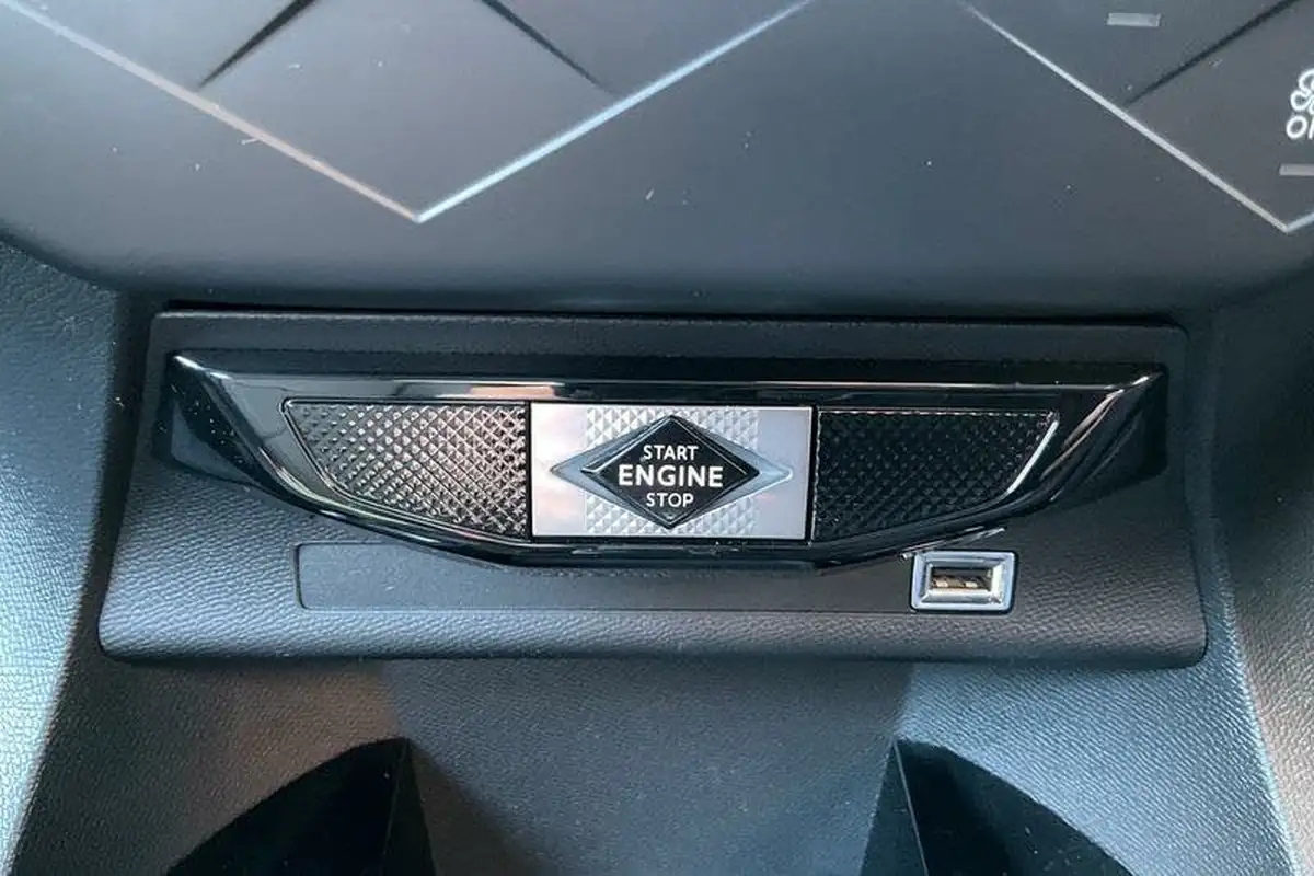 2022-ds-ds-3-crossback-e-tense-rivoli-big-28