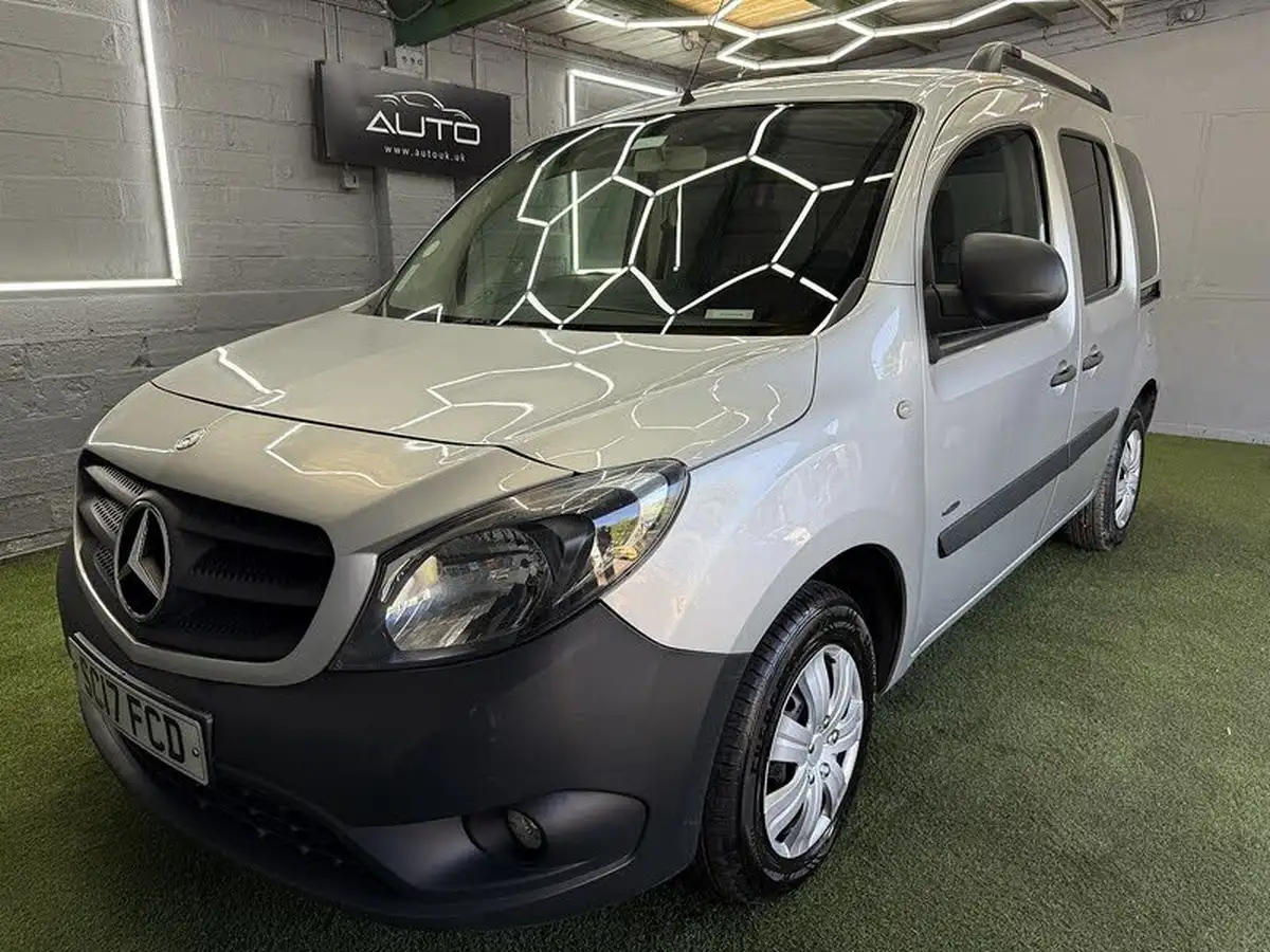 2017-mercedes-benz-citan-15-cdi-109-15cdi-extra-long-blue-f-traveliner-7-seats-big-0
