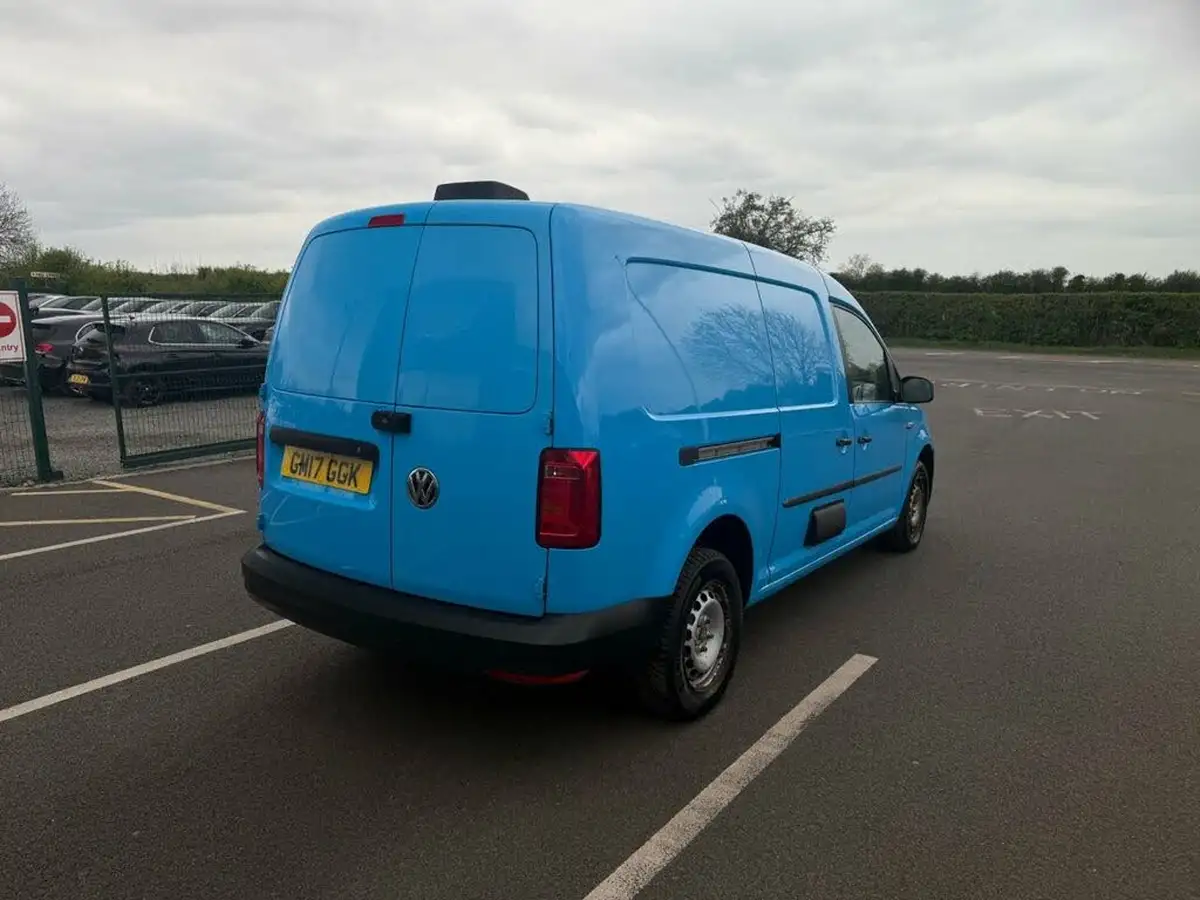 2017-volkswagen-caddy-maxi-20tdi-c20-maxi-startline-bmt-102pseu6-panel-big-8