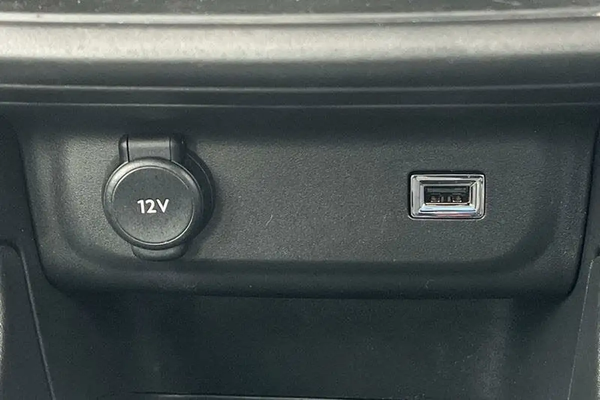 2021-citroen-c3-12-puretech-flair-83ps-big-34