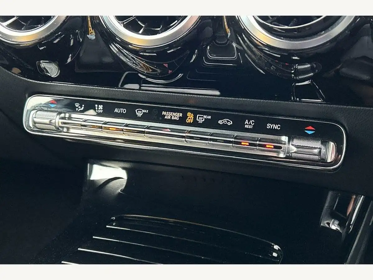 2019-mercedes-benz-a-class-20d-a200d-amg-line-executive-hatchback-5d-big-14