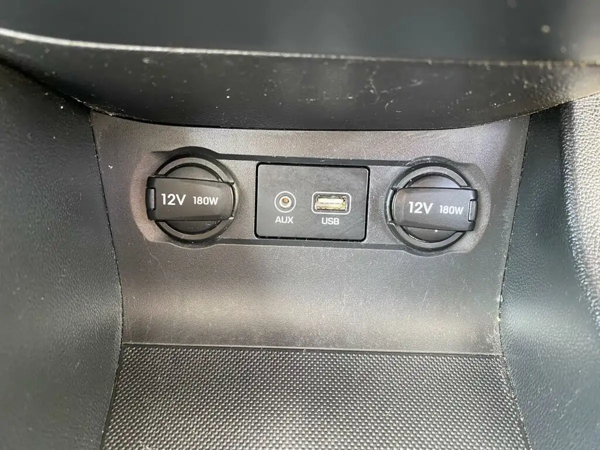 2015-hyundai-i20-12-se-hatchback-5d-big-34