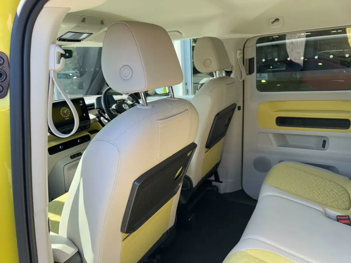 2023-volkswagen-idbuzz-e-style-standard-big-19
