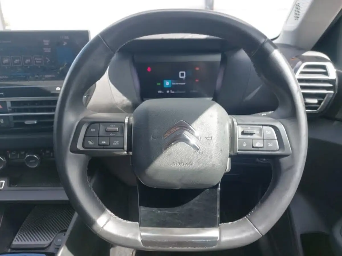 2022-citroen-c4-12-puretech-shine-130ps-big-2