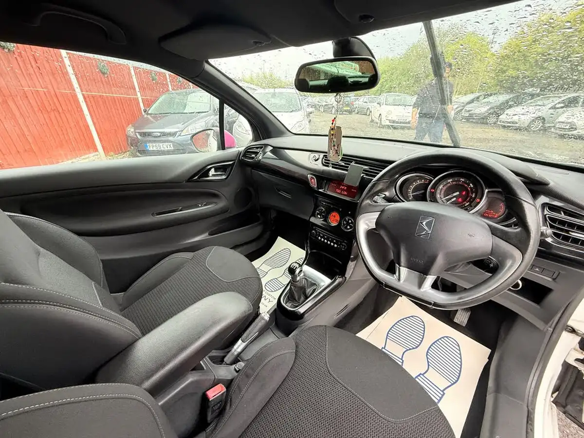 2012-citroen-ds3-16-dstyle-plus-big-14