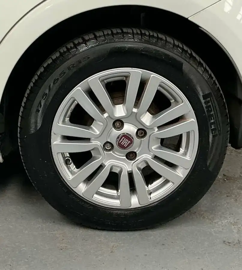 2013-fiat-punto-12-easy-no-ss-5d-big-32