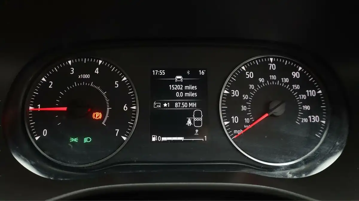 2022-dacia-sandero-10-sce-essential-big-10