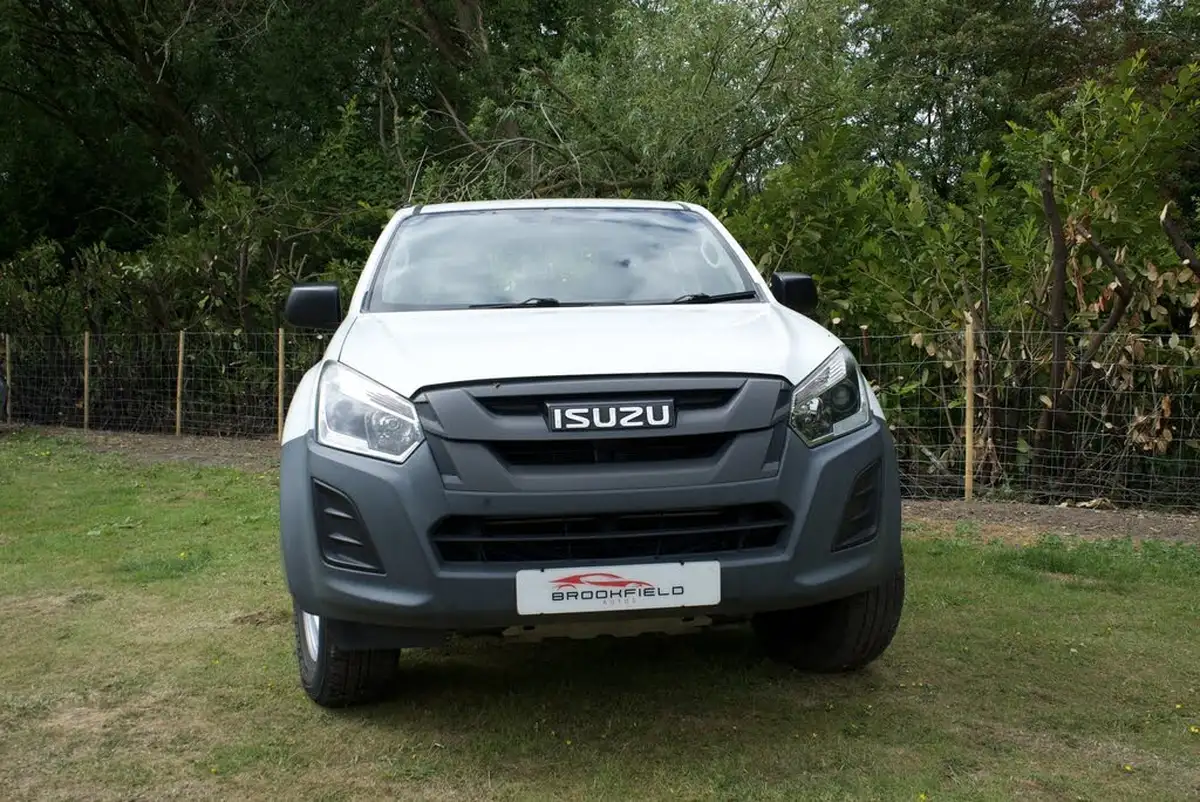 2018-isuzu-d-max-19td-utility-4x4-double-pickup-big-3
