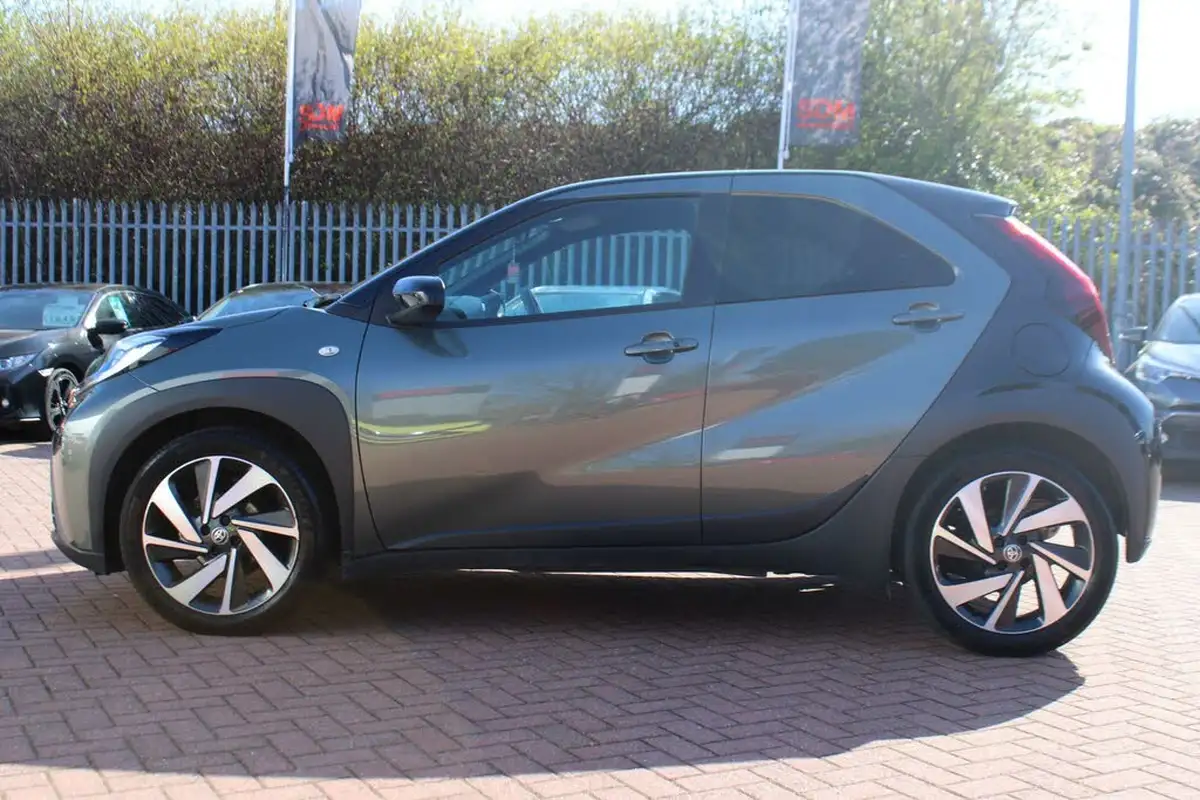 2023-toyota-aygo-x-10-vvt-i-exclusive-big-7