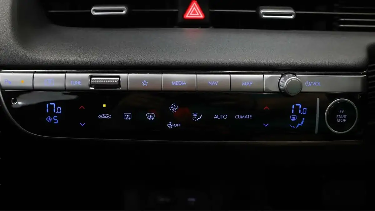 2022-hyundai-ioniq-5-e-se-connect-big-11