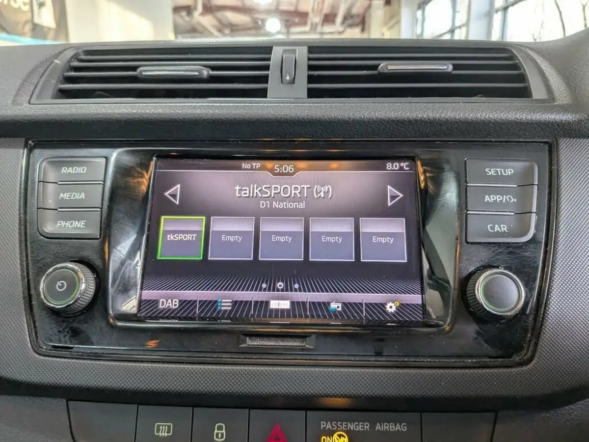 2019-skoda-fabia-10-mpi-colour-edition-60ps-big-18