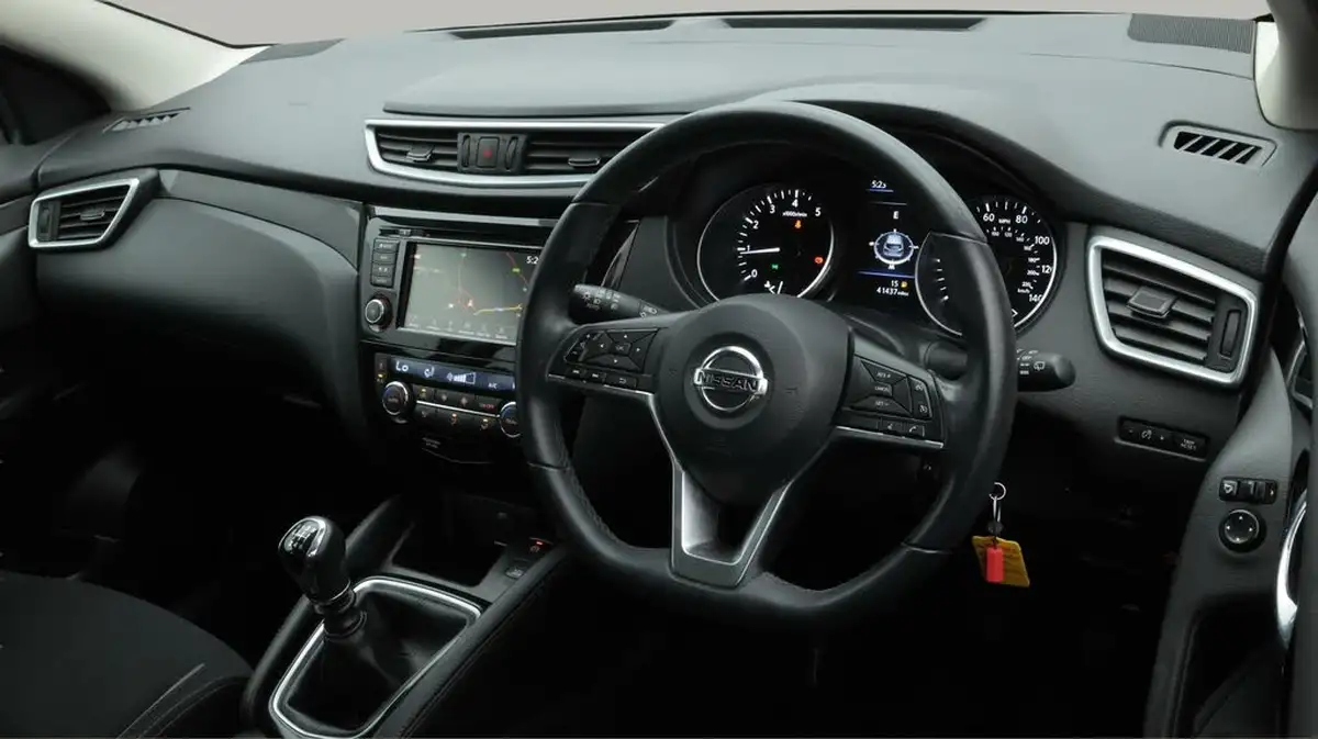 2021-nissan-qashqai-13-dig-t-acenta-premium-140ps-big-9