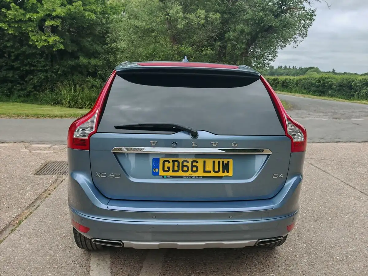 2016-volvo-xc60-20td-d4-se-lux-nav-big-13