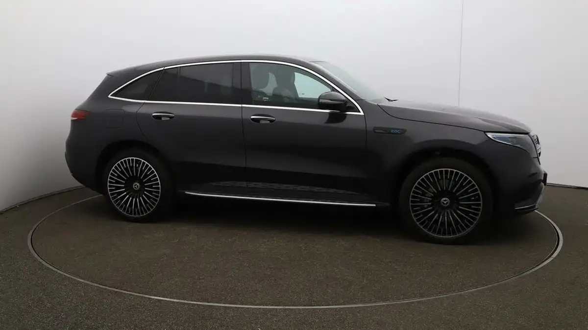 2022-mercedes-benz-eqc-e-eqc-400-amg-line-premium-big-43