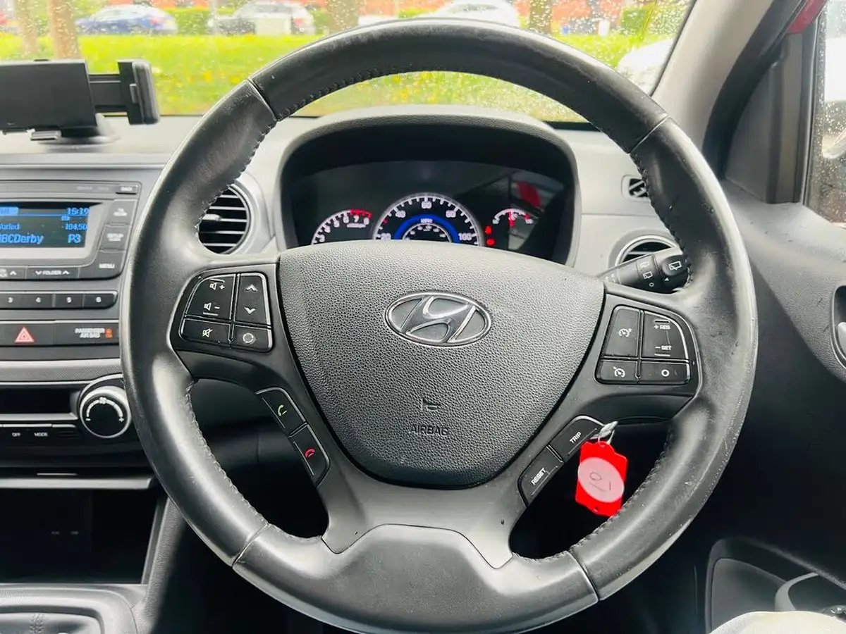 2017-hyundai-i10-10-premium-big-11