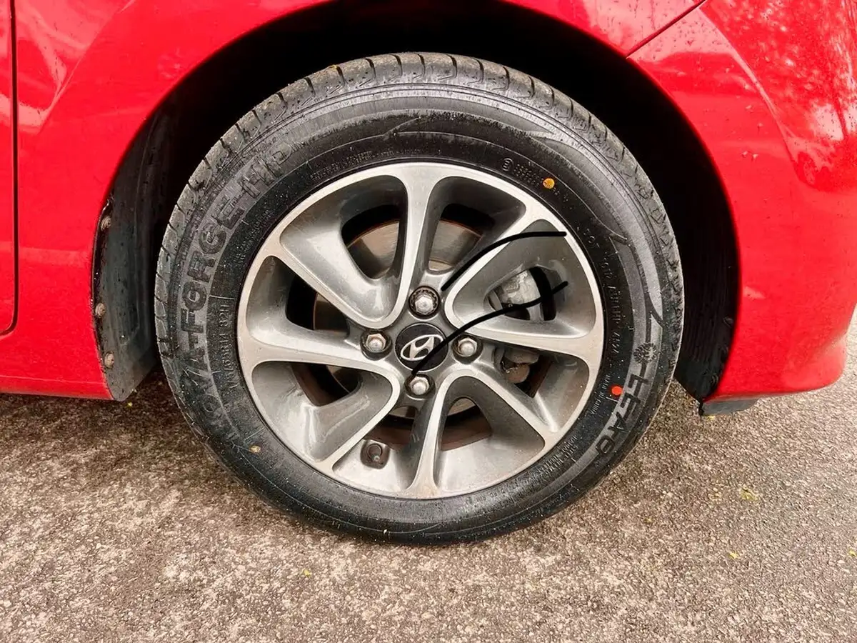 2017-hyundai-i10-10-premium-big-39