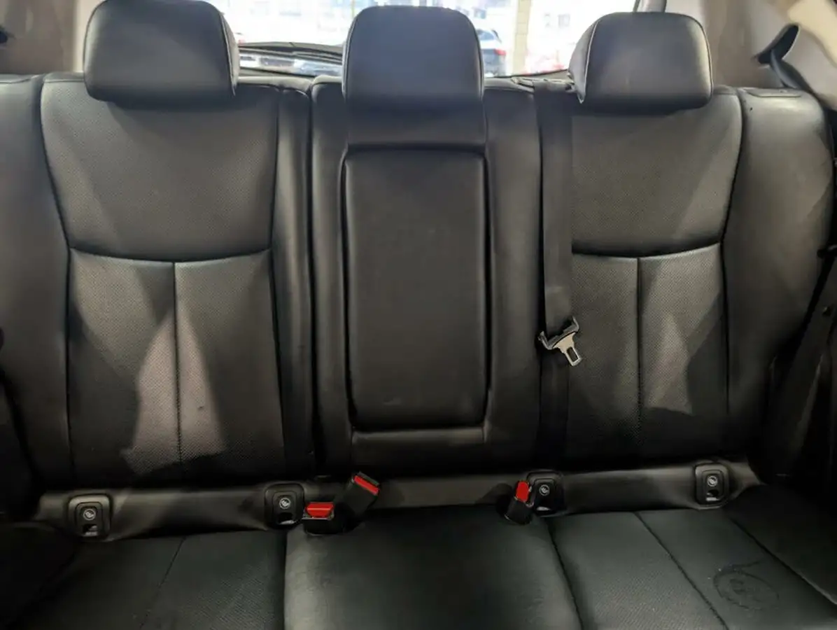 2014-nissan-pulsar-15dci-tekna-big-40
