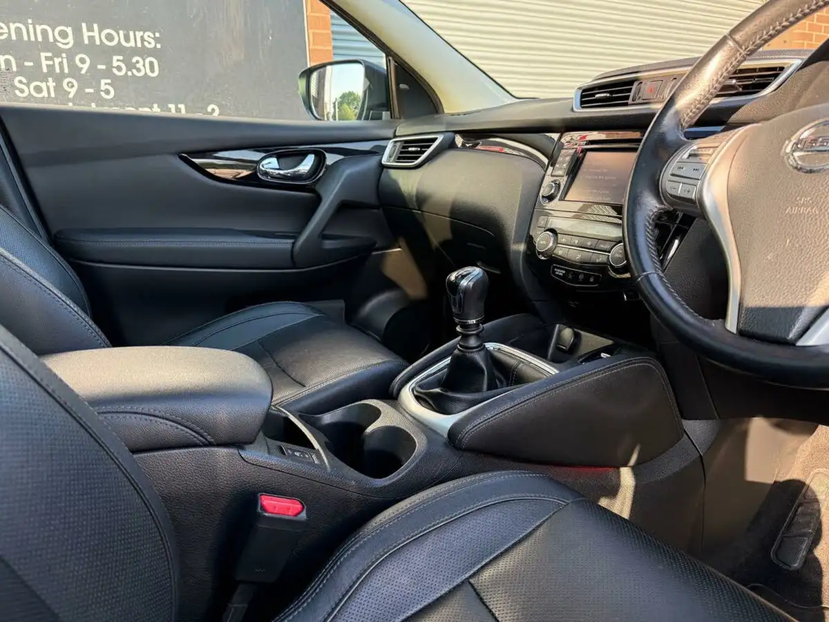 2016-nissan-qashqai-16dci-tekna-4x4-big-42