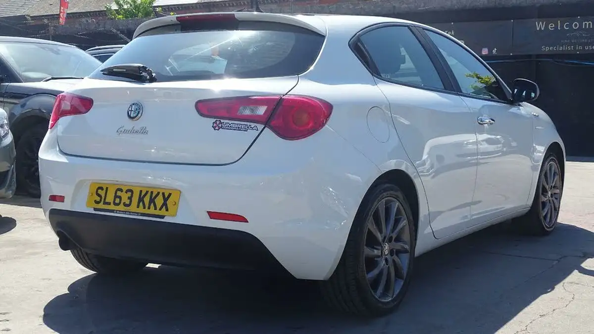2013-alfa-romeo-giulietta-14-collezione-multiair-170bhp-big-12