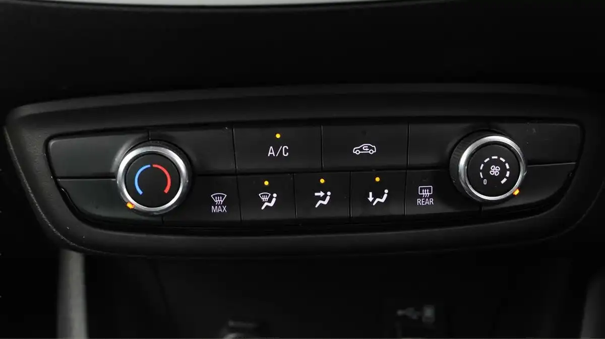2020-vauxhall-crossland-x-12i-sri-nav-big-11