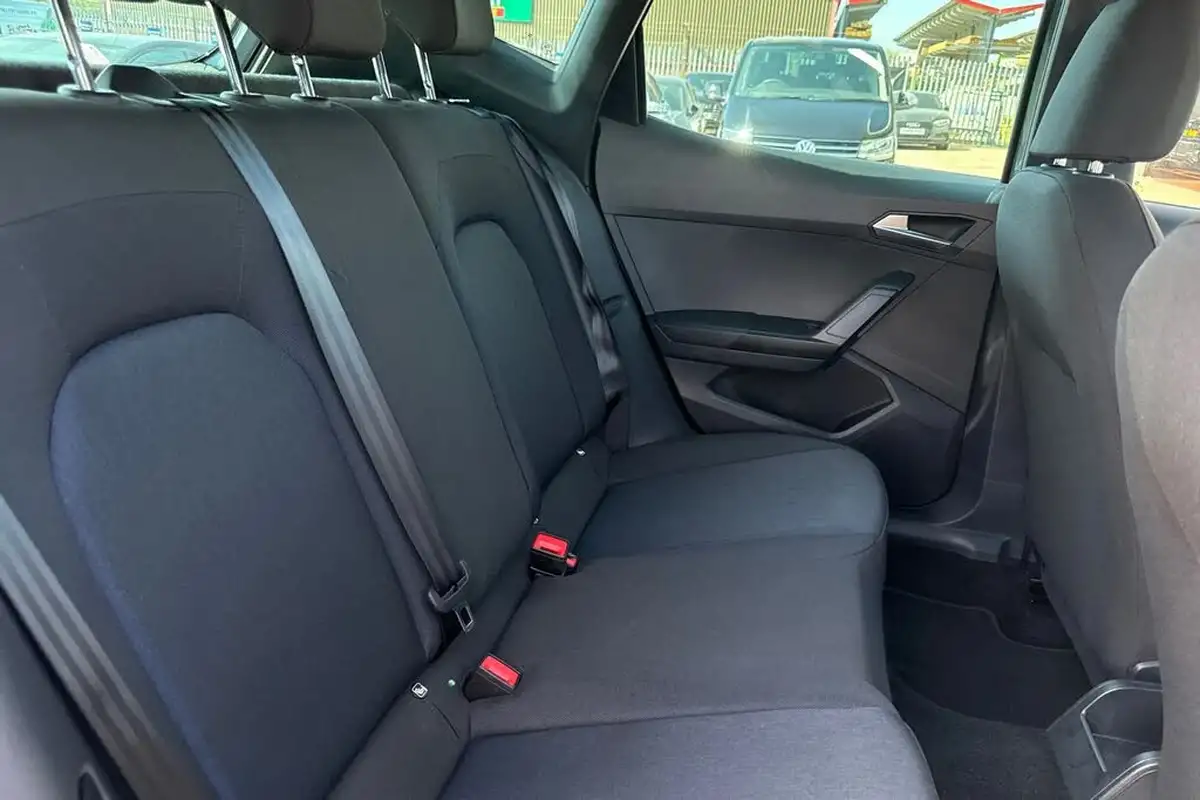 2023-seat-arona-10-tsi-fr-big-18