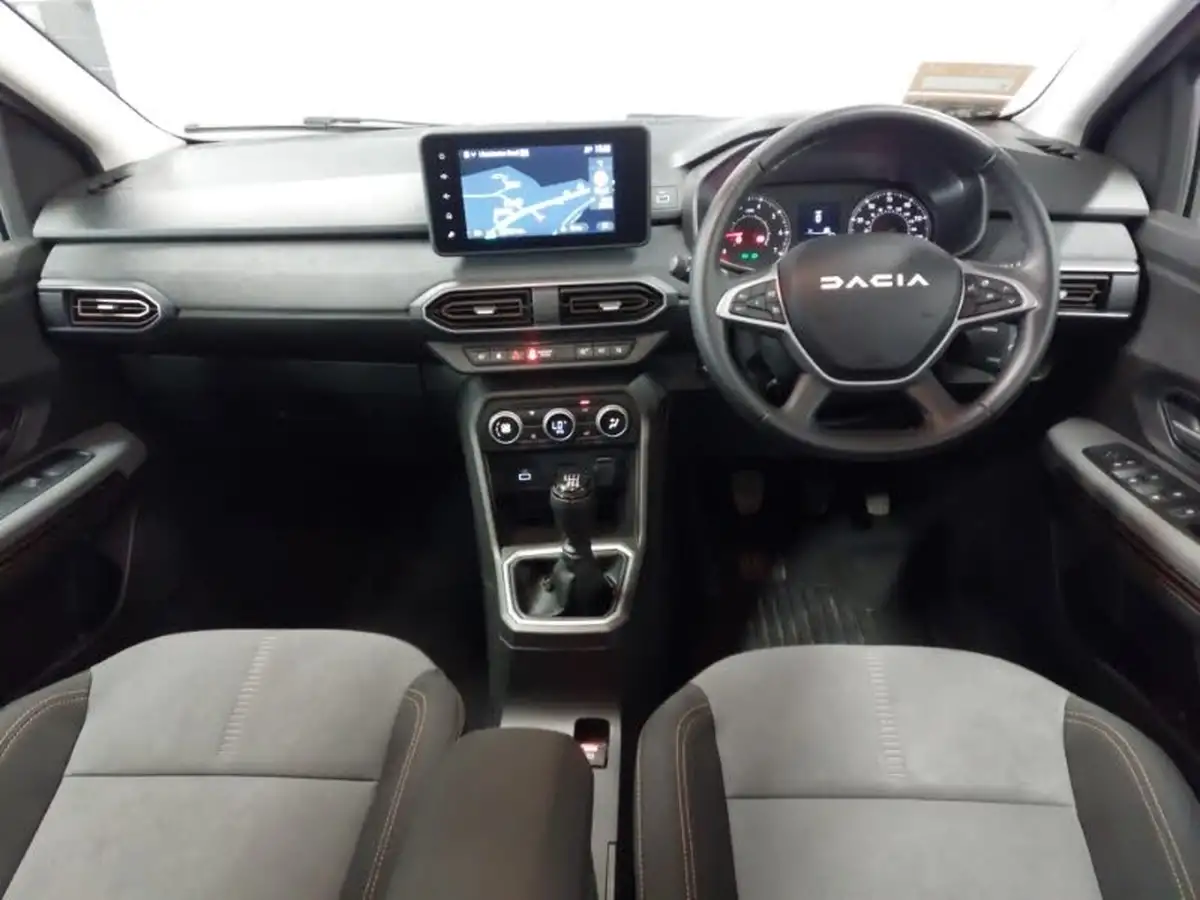 2024-dacia-sandero-stepway-10-tce-extreme-90bhp-big-2