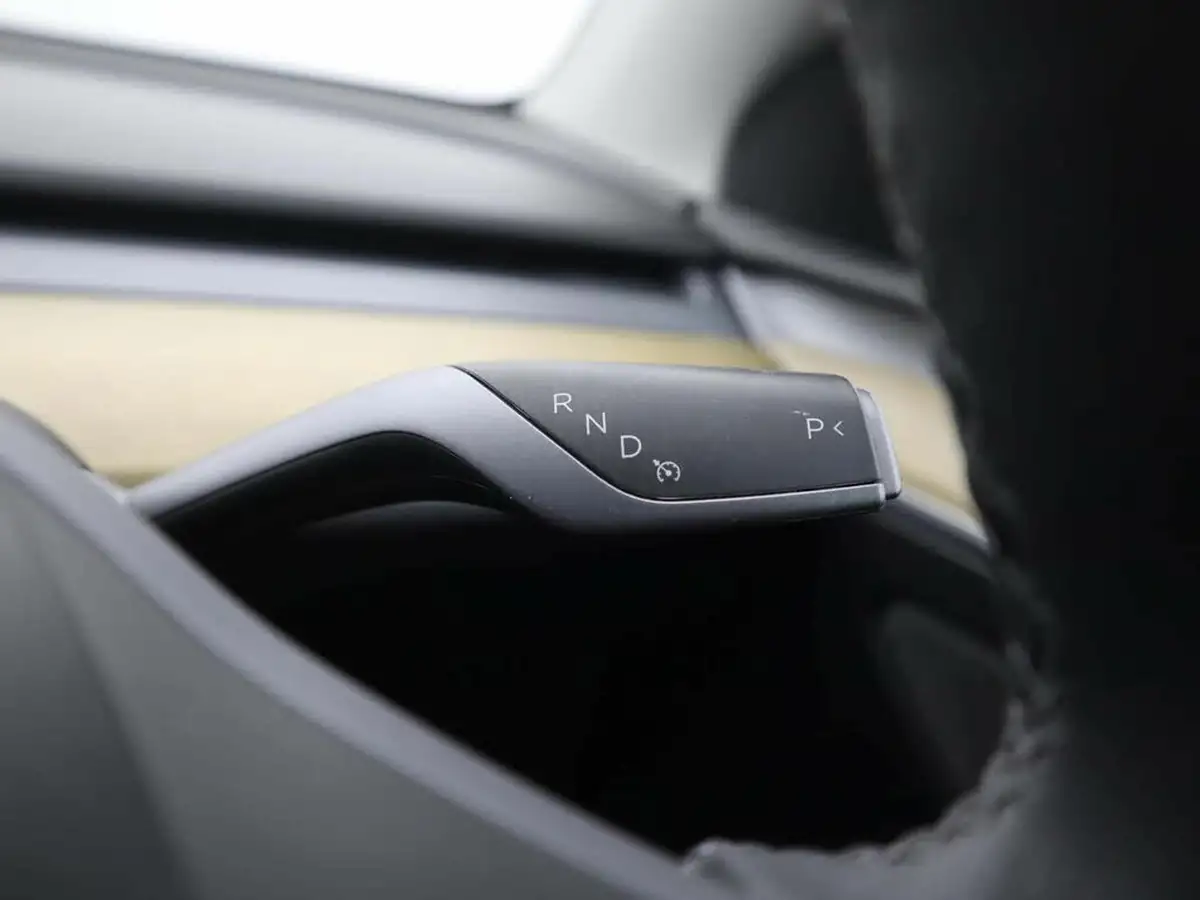 2022-tesla-model-y-e-long-range-big-37