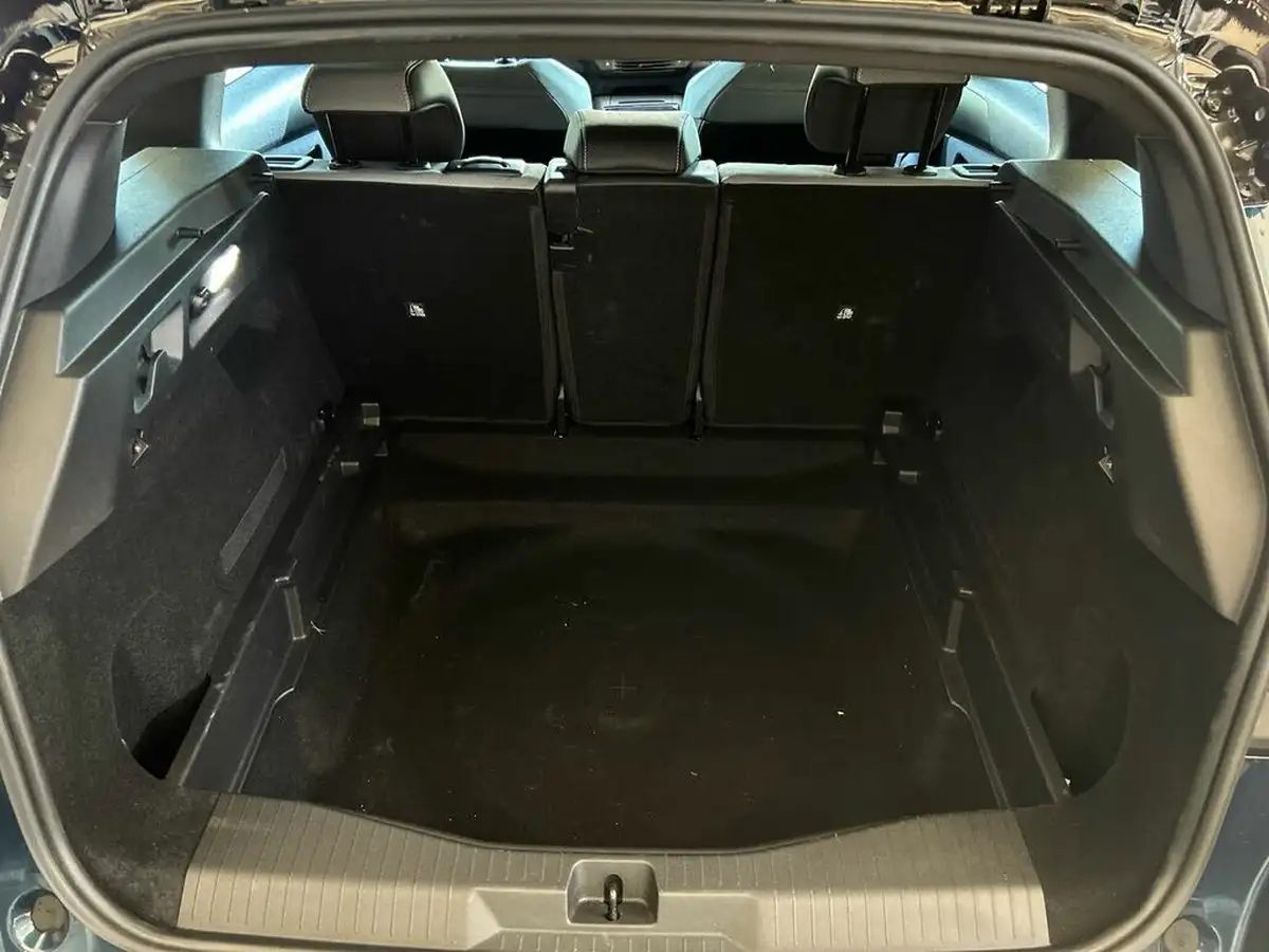 2024-vauxhall-grandland-e-gs-big-11