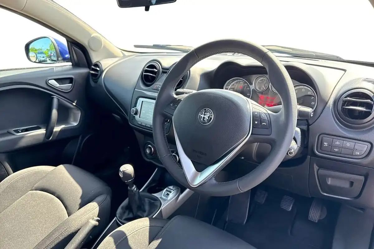 2018-alfa-romeo-mito-09-big-12