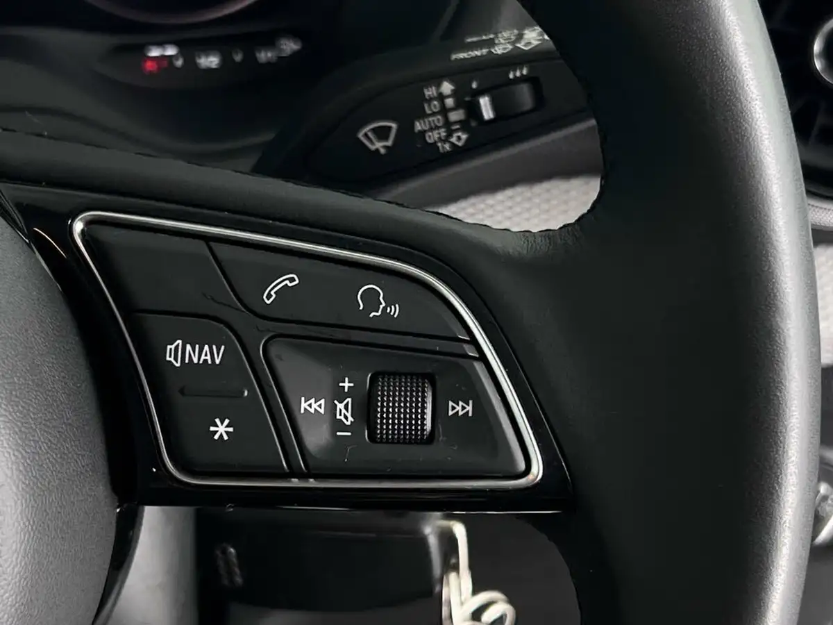 2021-audi-q2-10-30-tfsi-sport-big-23