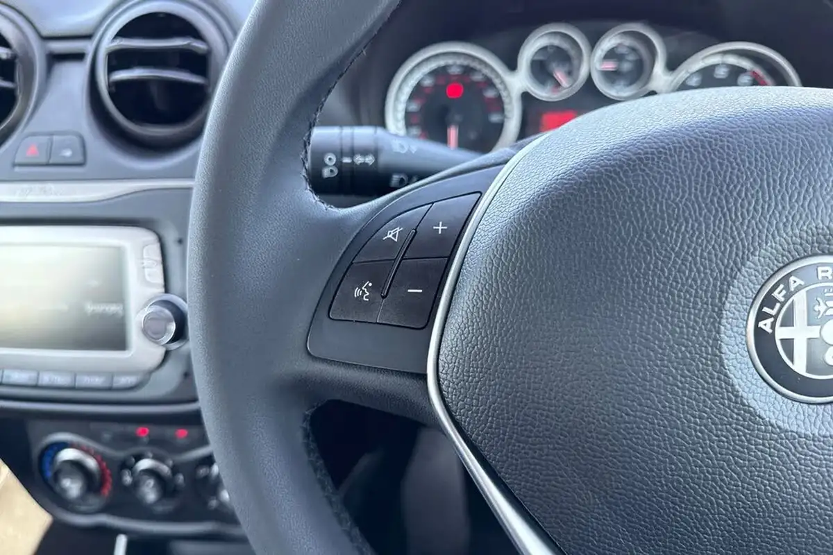 2018-alfa-romeo-mito-09-big-36