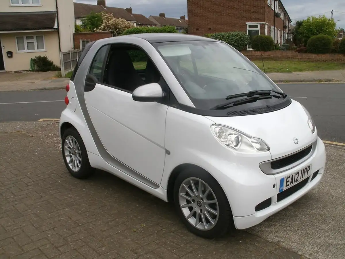 2012-smart-fortwo-10-passion-71bhp-coupe-softouch-big-1