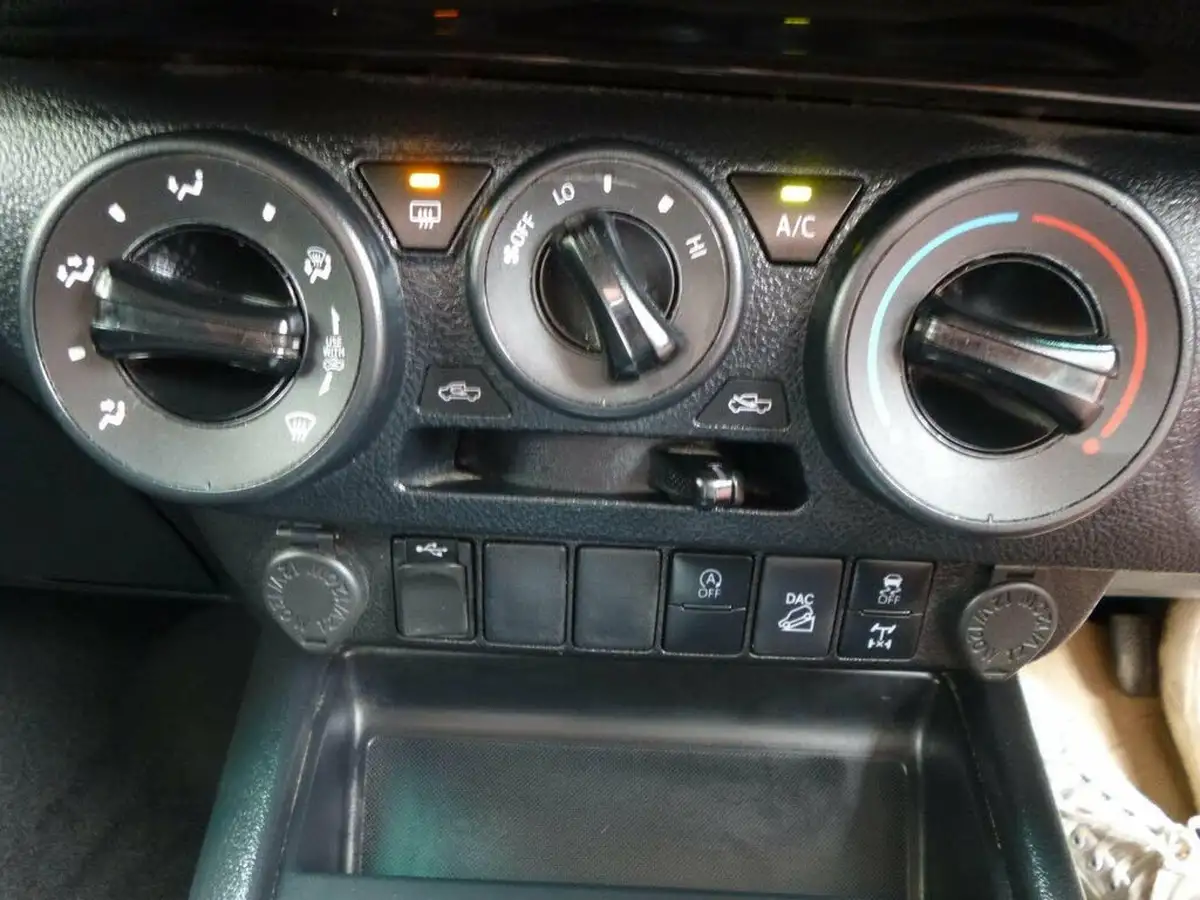 2021-toyota-hi-lux-24d-4d-icon-150hpeu6dt-e-auto-big-45