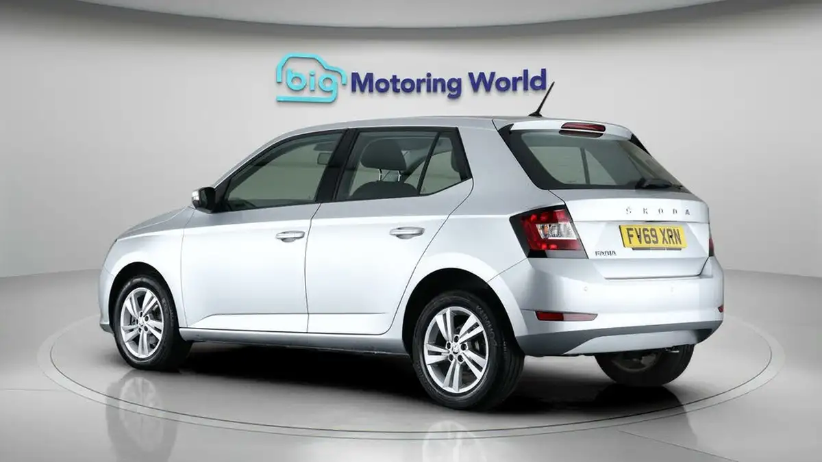 2019-skoda-fabia-10-mpi-se-60ps-hatchback-big-5
