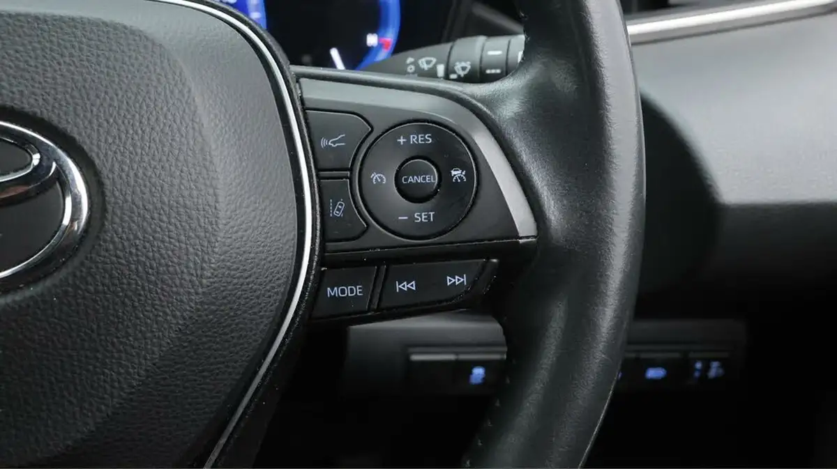 2022-toyota-corolla-18-vvt-i-icon-tech-spare-wheel-touring-sports-5d-big-24